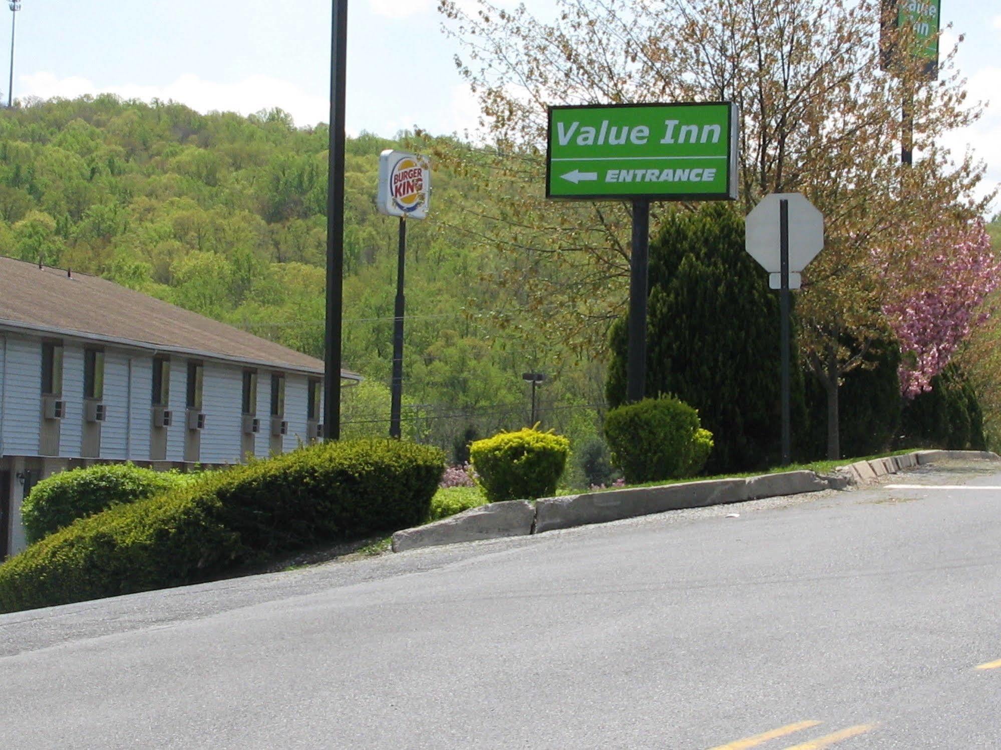 Value Inn Harrisburg-York Valley Green Exterior foto